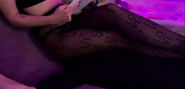  Mistress Sofi in Nylon Tights Full-Weight Facesitting While Reading a Book - This is An Absolute Ignorant Femdom